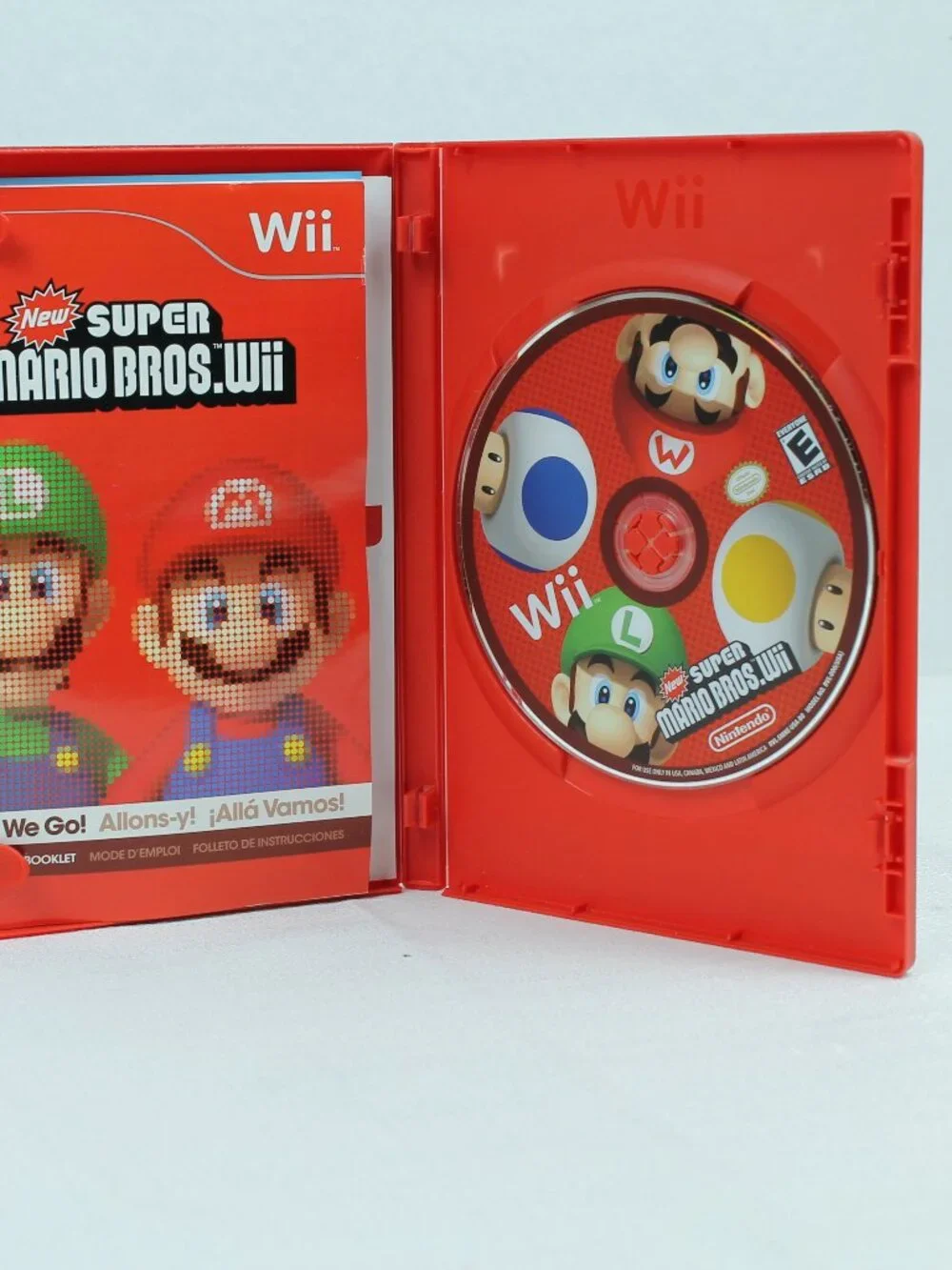New Super Mario Bros. Wii (Nintendo) Red Case CIB Complete